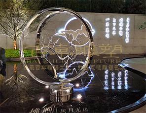 《圓環(huán)可轉(zhuǎn)動》不銹鋼鏡面景觀雕塑